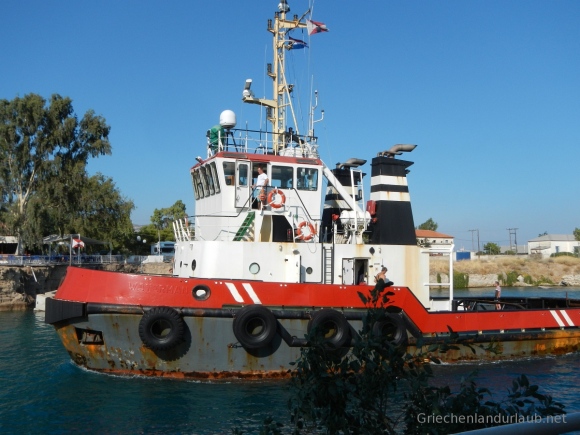 Schiff im Kanal von Korinth (2013)
