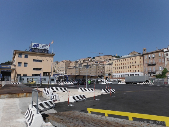 Im Hafen von Ancona, 2012